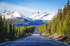 10 Essential Stops for a Road Trip Through Canada’s Rockies